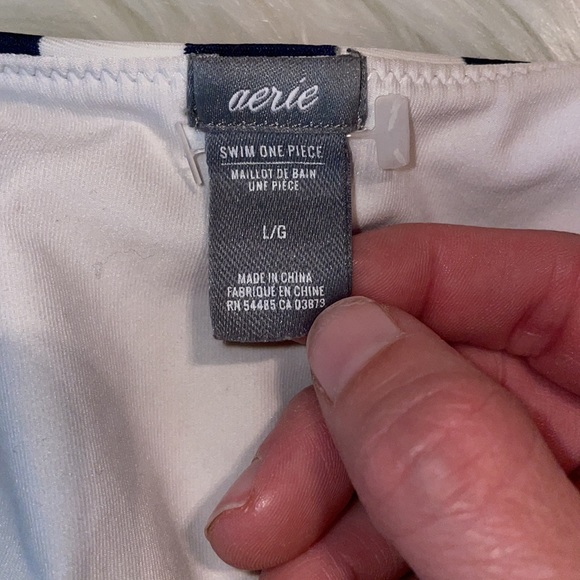 Aerie striped swimsuit - Picture 6 of 6